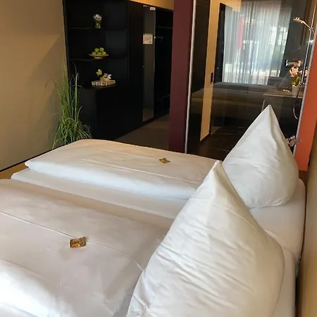 Primetime Hotel-3